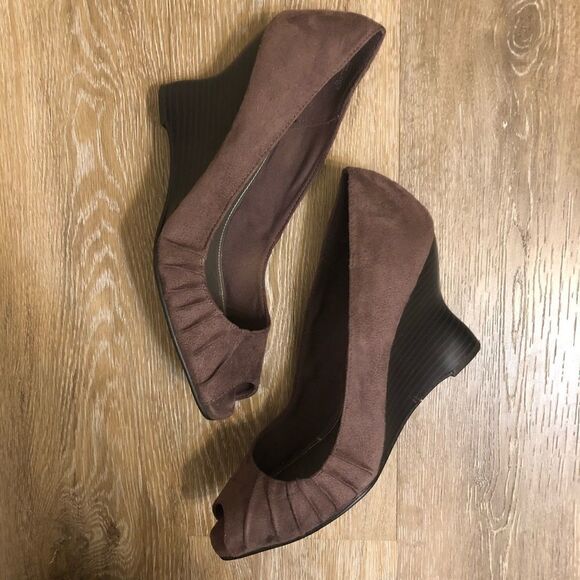 Fioni Dusty Purple Suede peep toe Wedge shoe 9 - Picture 2 of 13